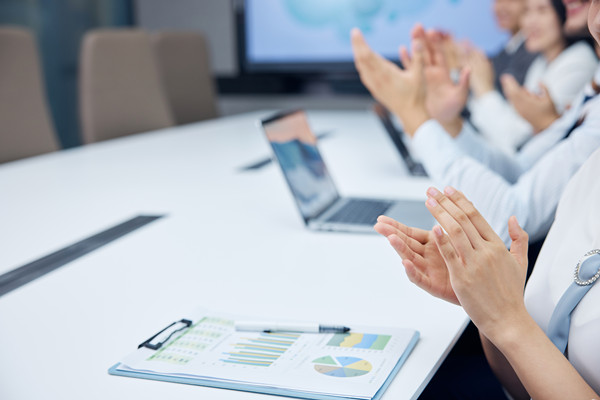 績(jī)效與獎(jiǎng)勵(lì)：掛鉤員工績(jī)效，激發(fā)工作熱情！