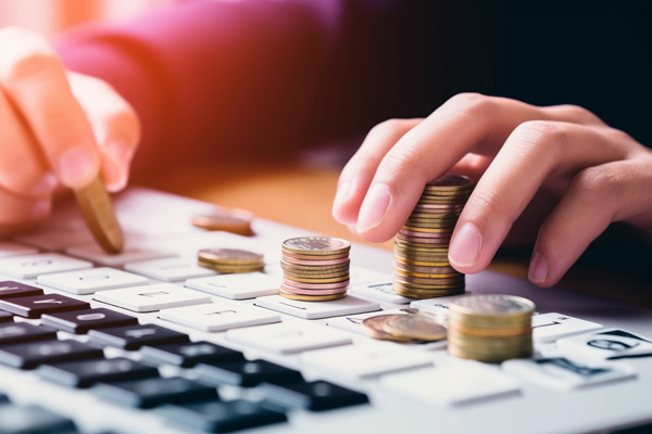 跨行業(yè)薪酬對比分析：掌握行情，引領(lǐng)企業(yè)薪酬戰(zhàn)略