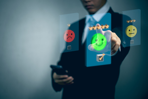 及時(shí)調(diào)整：根據(jù)反饋和評(píng)估，及時(shí)優(yōu)化戰(zhàn)略