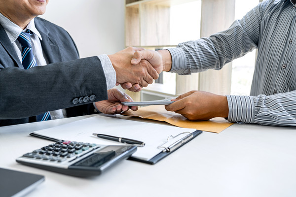 員工薪酬的確定與評估：公平、激勵與績效的結合