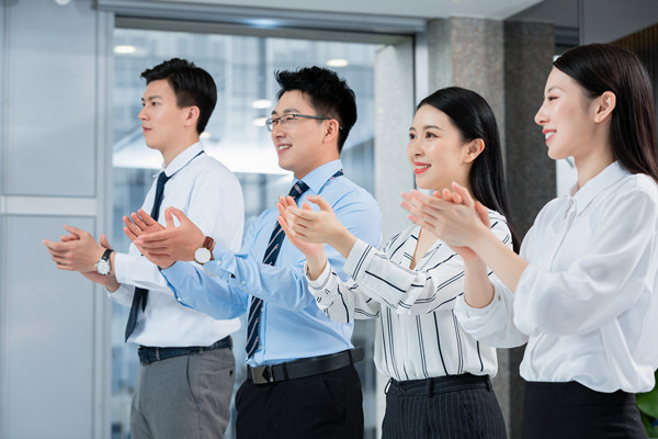 目標設定與追蹤：明確目標，確?？冃н_成