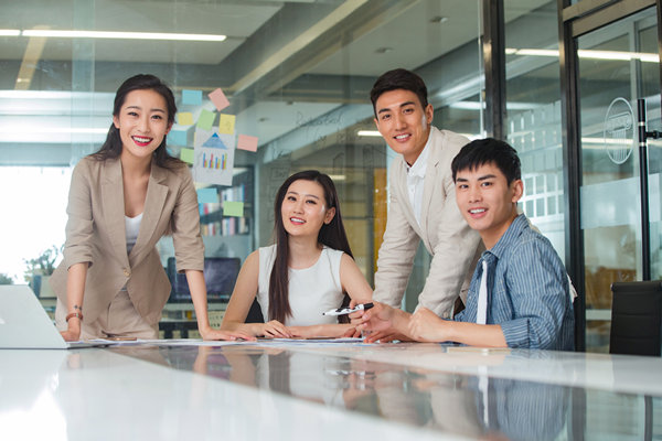 績效考核與反饋：及時反饋，指導改進