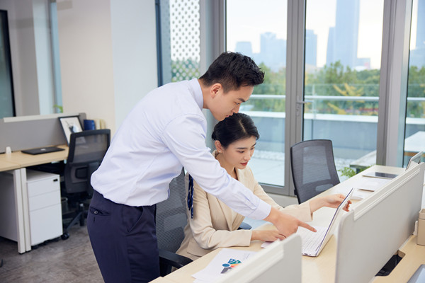 薪酬與人才流失：合理設(shè)計，降低流失率