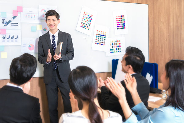 員工培訓(xùn)與發(fā)展：提升技能，實(shí)現(xiàn)卓越績效