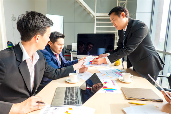 平衡計(jì)分卡：多維度評(píng)估，全面提升績(jī)效