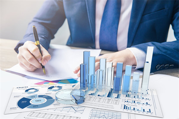 制定精準經(jīng)營計劃，引領企業(yè)穩(wěn)健發(fā)展，實現(xiàn)長遠目標