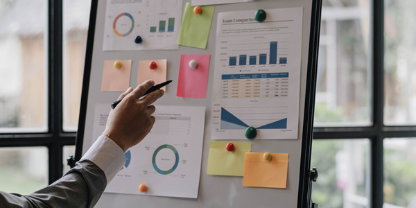 深化集團(tuán)管控機(jī)制改革，推動(dòng)可持續(xù)發(fā)展戰(zhàn)略實(shí)施