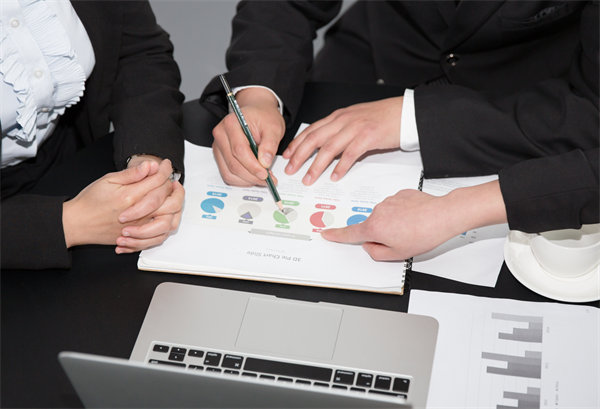 集團(tuán)戰(zhàn)略規(guī)劃和年度經(jīng)營(yíng)計(jì)劃不匹配怎么辦？