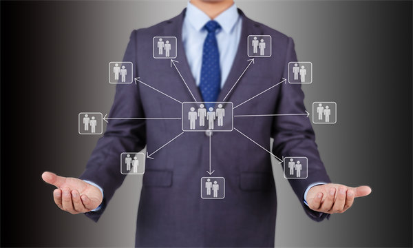 全面預算組織架構(gòu)中，屬于預算管理決策機構(gòu)的是？