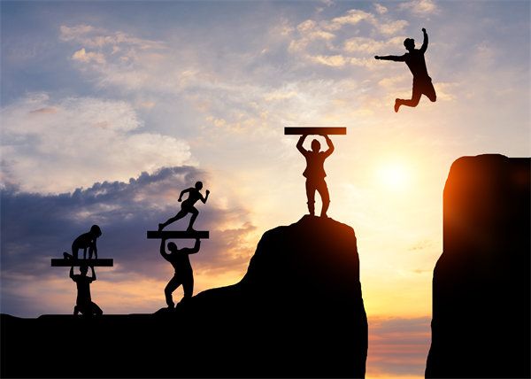 如何構(gòu)建高效能的組織架構(gòu)以驅(qū)動企業(yè)的業(yè)務(wù)發(fā)展？