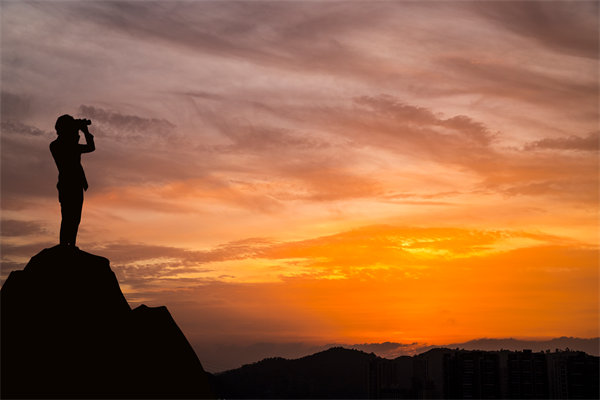 市場變化下，組織規(guī)劃如何快速響應(yīng)與調(diào)整來適應(yīng)？