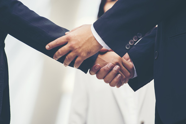 面對人才流失，企業(yè)應(yīng)采取哪些策略留住關(guān)鍵員工？