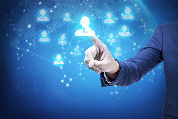 在戰(zhàn)略規(guī)劃實(shí)施中，如何確保資源有效配置與利用？