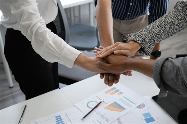 跨國(guó)企業(yè)薪酬設(shè)計(jì)挑戰(zhàn)：如何跨越地域差異？