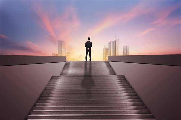 組織規(guī)劃中的關(guān)鍵角色定位與職責(zé)分配策略是什么？