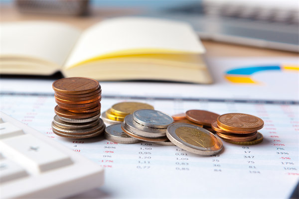 如何平衡新老員工薪酬差異，促進團隊和諧與效率？