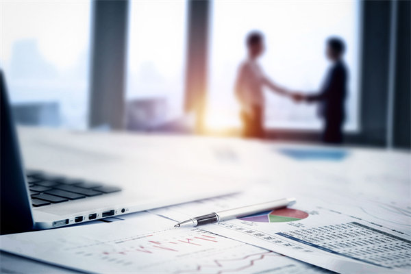 薪酬績效管理中的溝通障礙如何克服，增強員工信任感？