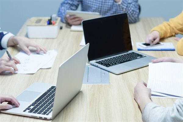 面對(duì)數(shù)字化轉(zhuǎn)型，組織規(guī)劃應(yīng)如何融入新技術(shù)元素？