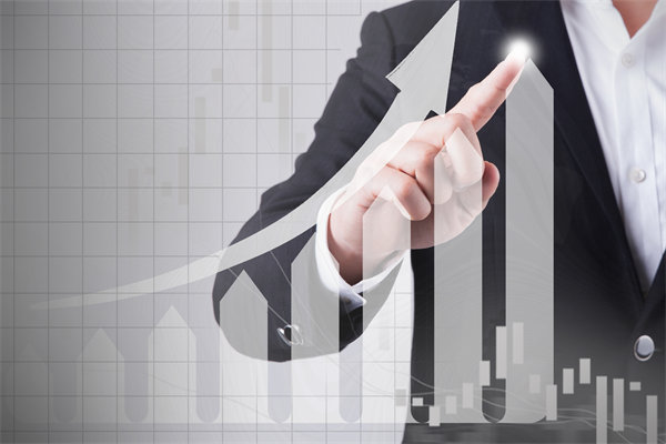 如何平衡長(zhǎng)期戰(zhàn)略規(guī)劃與短期預(yù)算目標(biāo)的矛盾與沖突？