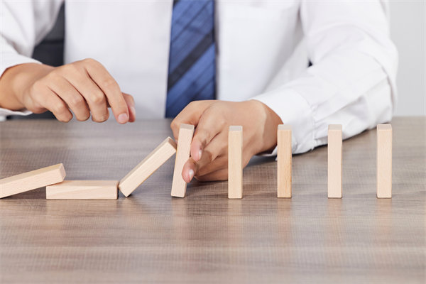 如何建立有效的風(fēng)險(xiǎn)防控體系，保障集團(tuán)安全？