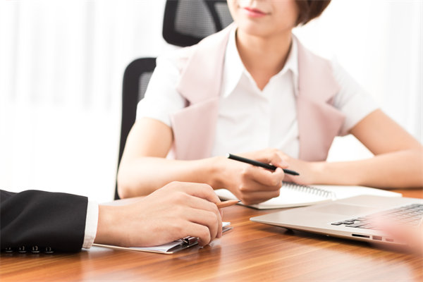 如何平衡員工工作與生活的界限，增強(qiáng)工作滿意度？