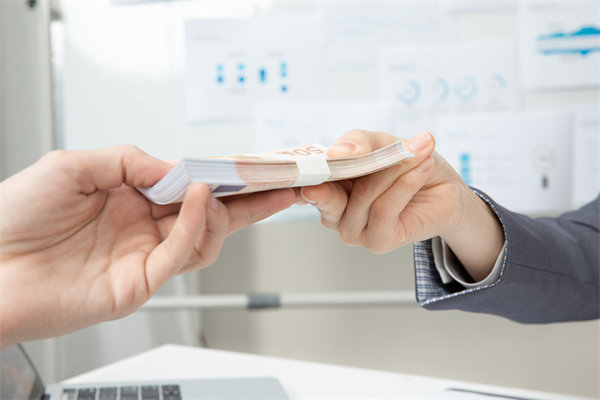 績效獎金與激勵機(jī)制如何設(shè)計，才能最大化激勵效果？