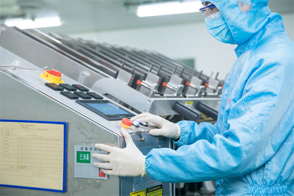 面對(duì)市場(chǎng)波動(dòng)，精益生產(chǎn)如何靈活調(diào)整生產(chǎn)計(jì)劃？