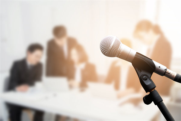 年度經(jīng)營計劃中的員工培訓(xùn)與發(fā)展計劃如何設(shè)計？