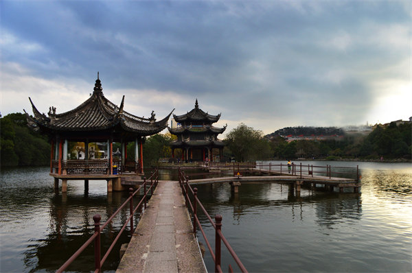 管理咨詢(xún)?nèi)绾沃ε_(tái)州中小企業(yè)突破發(fā)展瓶頸？