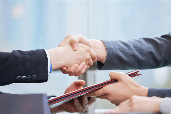 女子漏接電話被市監(jiān)所工作人員辱罵，人力資源管理有何感悟？