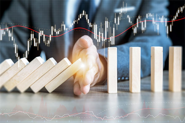 集團(tuán)管控中，如何有效實(shí)施風(fēng)險(xiǎn)管理以保障企業(yè)穩(wěn)健發(fā)展？