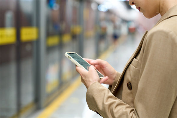 國產(chǎn)手機(jī)均價(jià)已逼近4000元，對企業(yè)薪酬管理的啟示