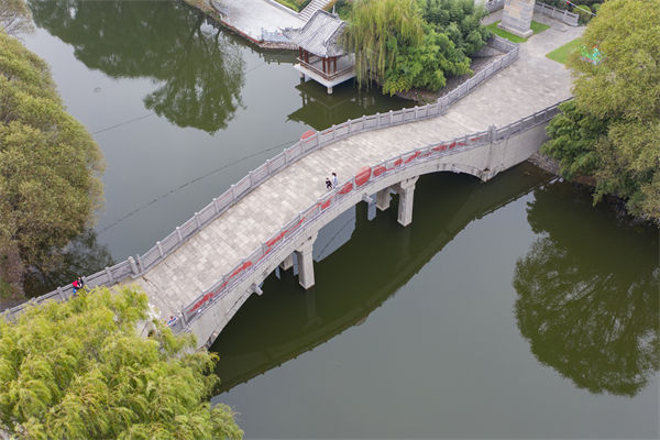 許昌戰(zhàn)略咨詢公司如何助力企業(yè)精準(zhǔn)定位市場(chǎng)？