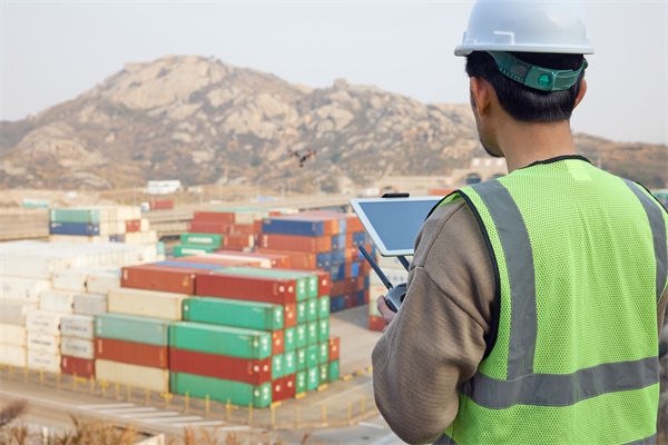 供應(yīng)鏈管理中，如何確保供應(yīng)鏈透明度與安全性？