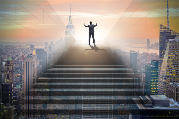 在年度經(jīng)營計(jì)劃中，如何設(shè)定既實(shí)際又挑戰(zhàn)性的目標(biāo)？