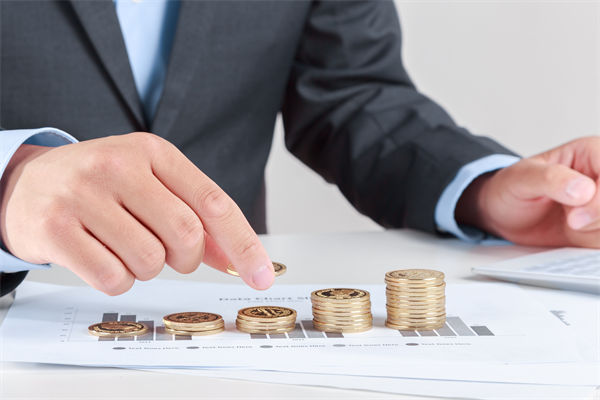 劉強東自購8萬盒巧克力贈員工，對薪酬管理的啟示