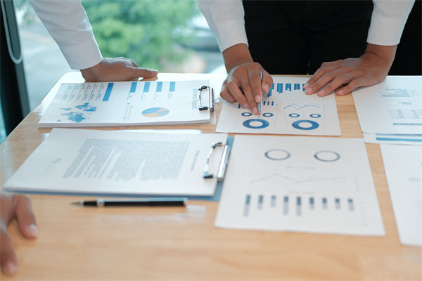 在薪酬績效管理中，如何融入員工個人發(fā)展計劃？