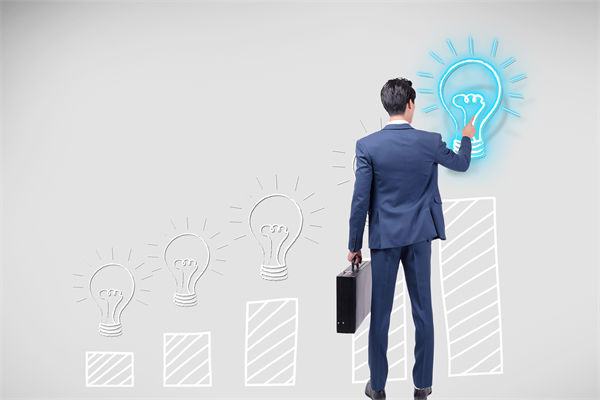 如何通過預(yù)算分析，識別企業(yè)運營中的潛在風(fēng)險與機遇？