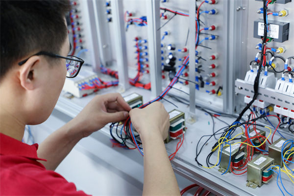 哪些行業(yè)人才火爆就業(yè)市場？人力資源管理有何啟發(fā)？