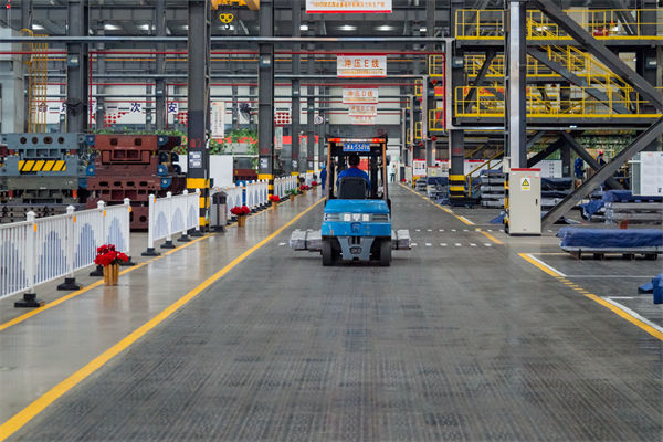 車間布局混亂不堪，精益生產(chǎn)巧妙規(guī)劃讓效率直線飆升