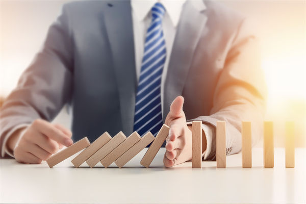 A股開盤大跌，近800股跌超9%，關(guān)聯(lián)企業(yè)如何調(diào)整戰(zhàn)略？