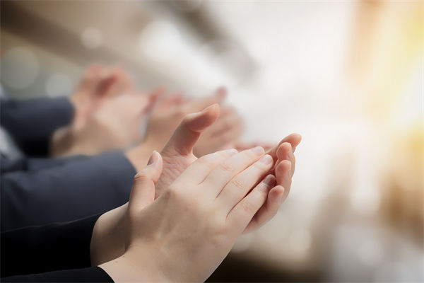 員工對(duì)文化認(rèn)同感低，怎樣打造有凝聚力的企業(yè)文化？