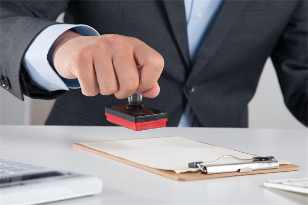 5月10日起結(jié)婚離婚不需要戶(hù)口本，人力資源怎么看？