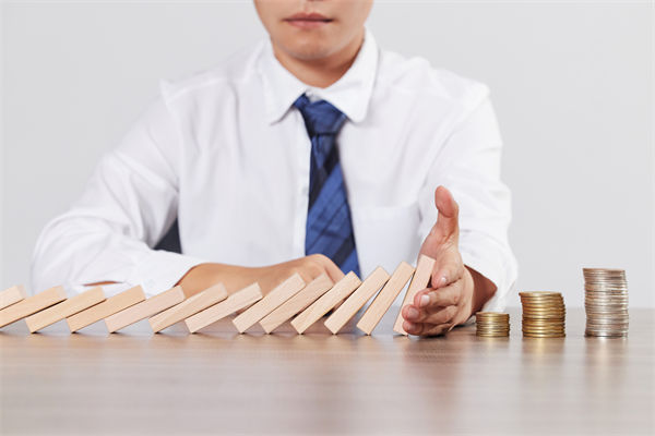 集團(tuán)風(fēng)險管控薄弱，如何加強(qiáng)風(fēng)險管理保障集團(tuán)運(yùn)營？