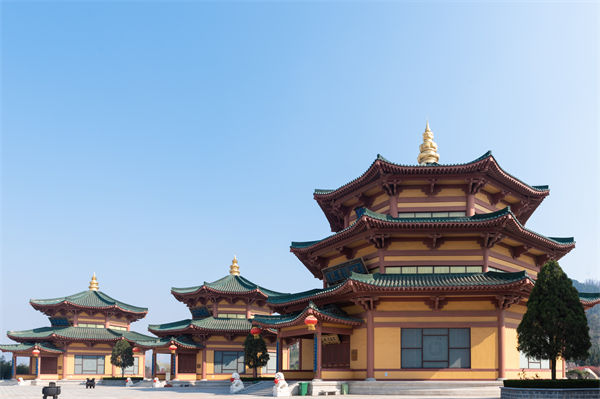 煙臺(tái)企業(yè)戰(zhàn)略模糊難落地？戰(zhàn)略咨詢(xún)公司如何精準(zhǔn)錨定增長(zhǎng)賽道？