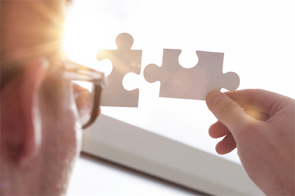 并購(gòu)三年文化仍割裂，融合策略忽視了哪些隱性沖突？