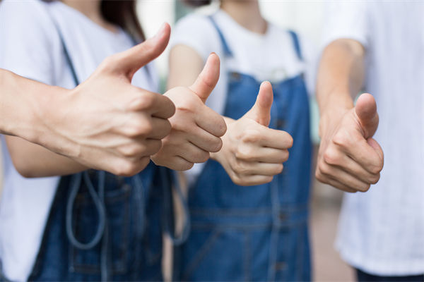 企業(yè)文化標(biāo)語(yǔ)掛滿墻，為何員工依然缺乏認(rèn)同感？