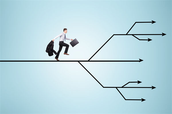 29歲女演員回應(yīng)在餐廳當(dāng)服務(wù)員，人力資源怎么看？