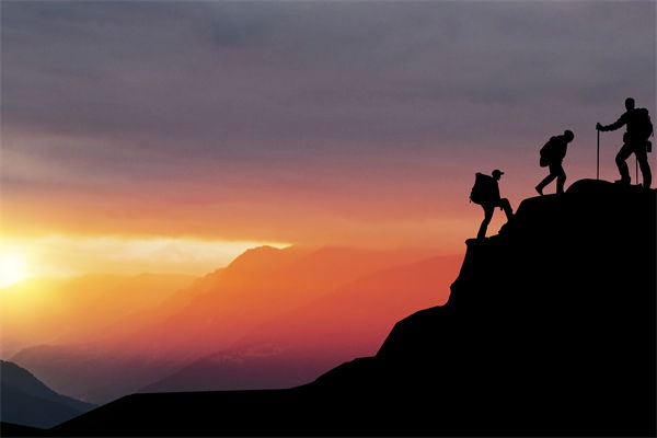 高層標(biāo)榜的文化理念，為何與基層執(zhí)行完全兩張皮？