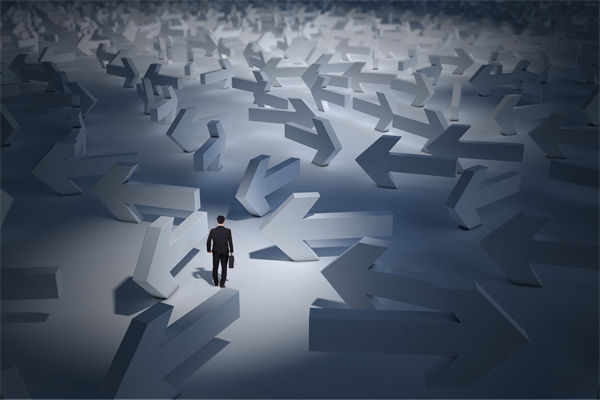 高層沉迷戰(zhàn)略藍(lán)圖，執(zhí)行層落地時為何偏離航道？